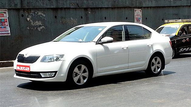 2013 Skoda Octavia and Mk7 Volkswagen Golf spotted testing in Mumbai 